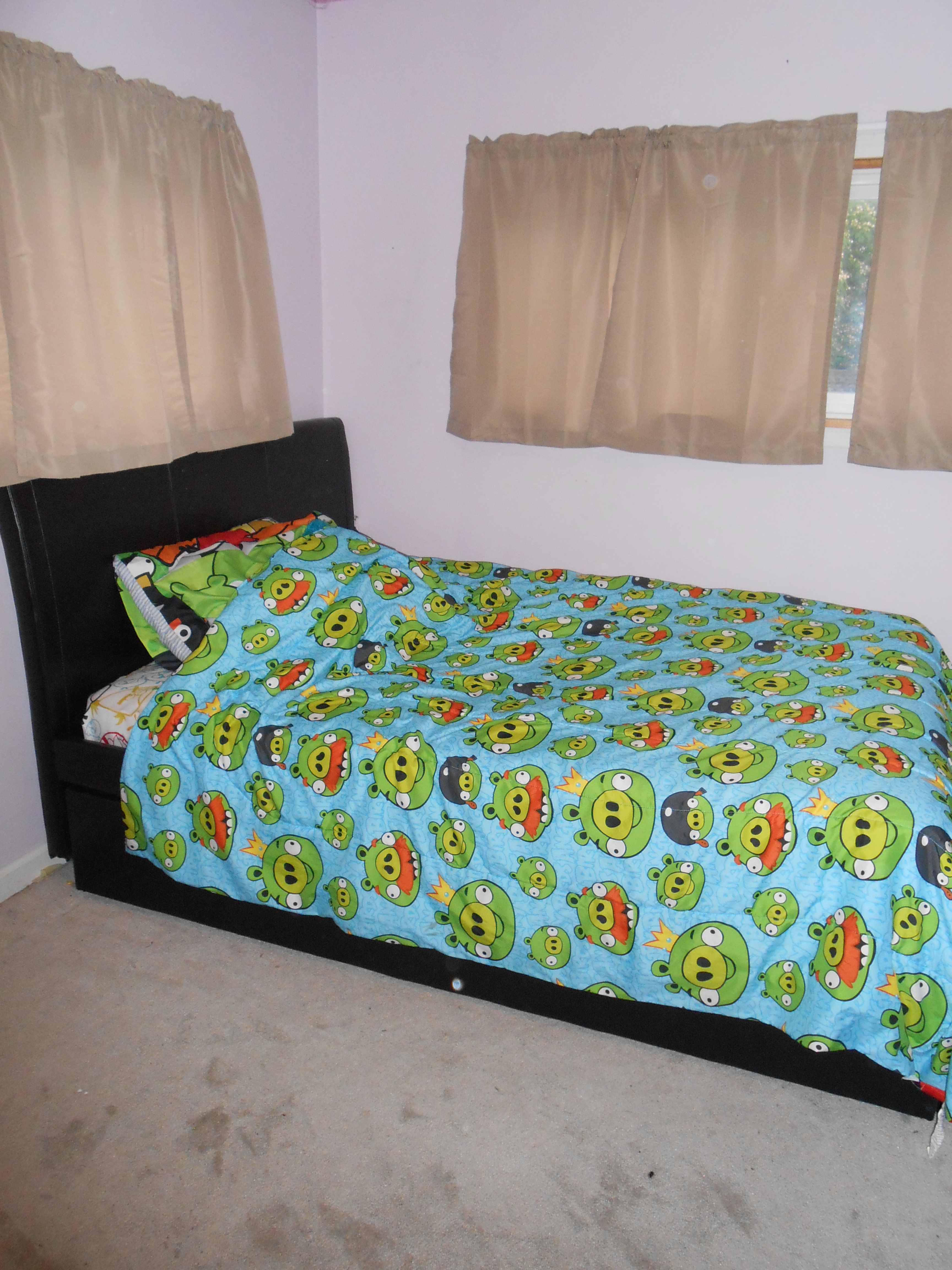 picture of full trendle bed